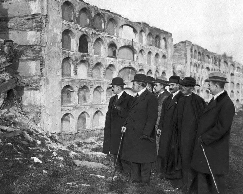 Visita a las ruinas del Cementerio de La Patriarcal, en 1922